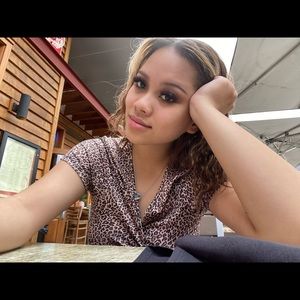 Meet your Posher, Nina